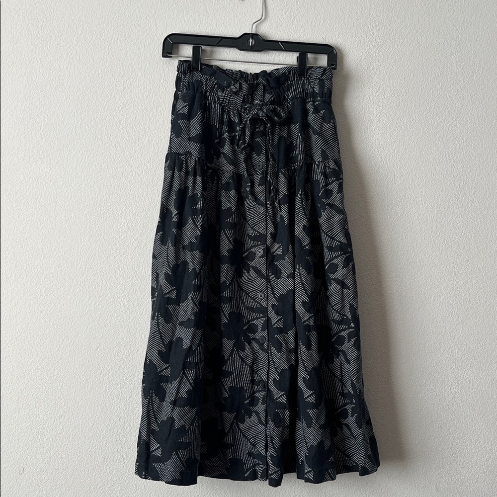 Universal Thread Black and White Floral Maxi Skirt Size XS